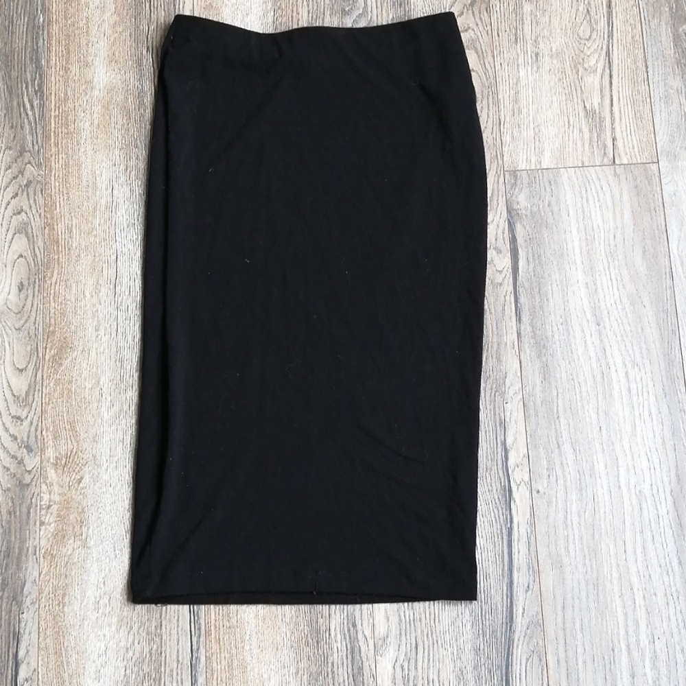 Form Fitting Skirt!